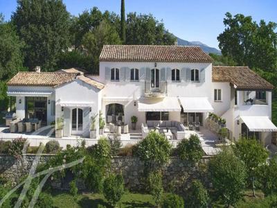 Maison de luxe de 11 pièces en vente à Châteauneuf-Grasse, Provence-Alpes-Côte d'Azur