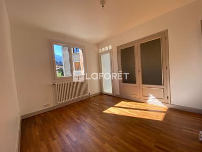 Location appartement 3 pièces 56.14 m²