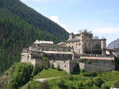 Prestigieux château en vente Aiguilles, Provence-Alpes-Côte d'Azur