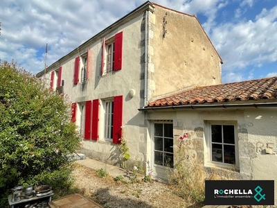 Vente maison 9 pièces 233 m²