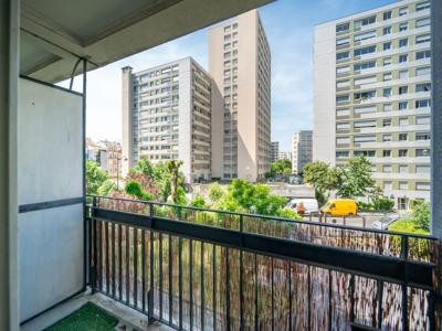 Appartement 3 pièces traversant avec balcon – 76m2 – Paris (75020)