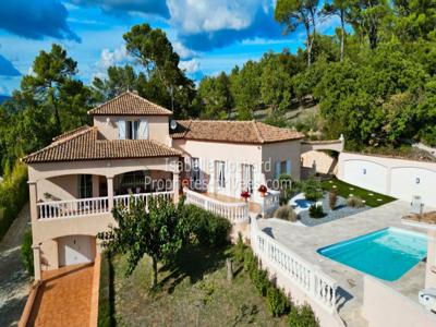 Villa de luxe de 7 pièces en vente Rocbaron, Provence-Alpes-Côte d'Azur