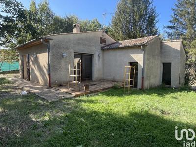 Maison 4 pièces de 98 m² à Pierrevert (04860)