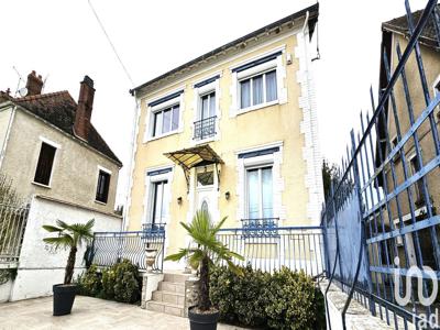 Maison 7 pièces de 160 m² à Misy-sur-Yonne (77130)