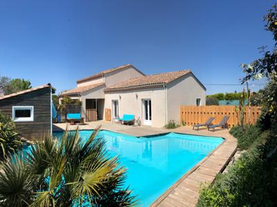 Gîte de Beauséjour, 5 chambres, billard, babyfoot, piscine et jardin privés, à la campagne, Lot-et-Garonne