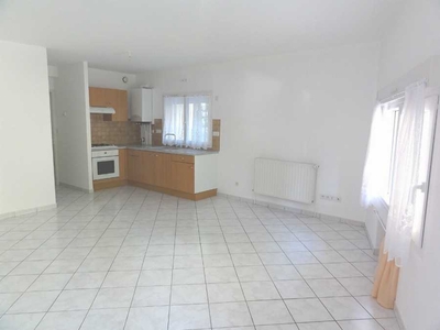 LOCATION : appartement 2 pièces (44 m²) à SAINT-NAZAIRE-LES-EYMES