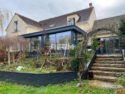 Vente maison 8 pièces 218 m²