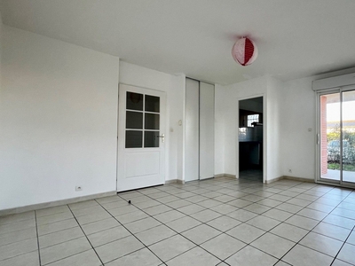 Appartement 2 pièces de 45 m² à Frouzins (31270)
