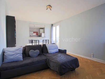 Appartement 2 pièces de 56 m² à Sainte-Geneviève-des-Bois (91700)