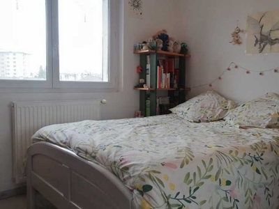 Chambre en colocation dans appartement