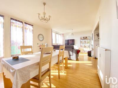 Appartement 3 pièces de 70 m² à Orange (84100)