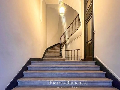 10 room luxury Flat for sale in Nîmes, Occitanie