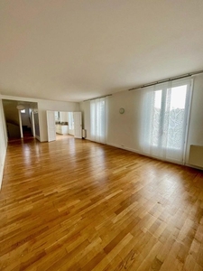 2 bedroom luxury Apartment for sale in Villennes-sur-Seine, Île-de-France