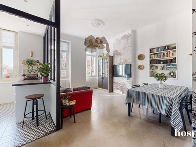 Coup de coeur - Rare Appartement entièrement rénové - 77.0 m2 - T3/4 - Rue Edmond Rostand 13008 Marseille