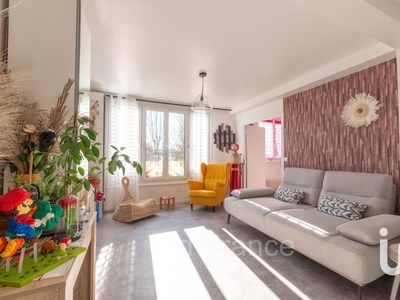 Appartement 3 pièces de 54 m² à Mantes-la-Ville (78711)
