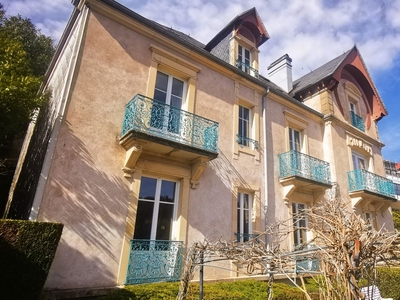 Maison 8 pièces de 263 m² à Plombières-les-Bains (88370)