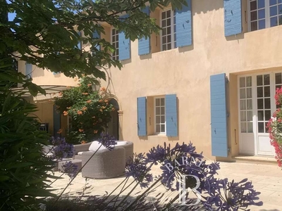Vente maison 10 pièces 310 m² Aix-en-Provence (13090)