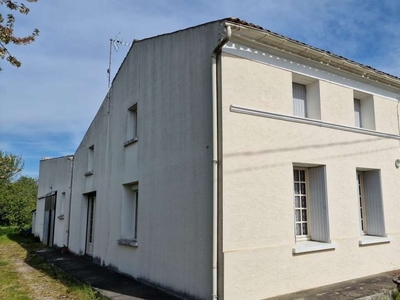 Vente maison 4 pièces 92 m² La Clisse (17600)