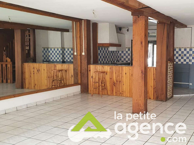 Vente maison 5 pièces 90 m² Montluçon (03100)