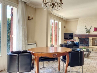 Vente maison 6 pièces 177 m² Verneuil-l'Étang (77390)