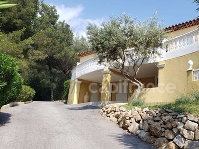 Vente maison 7 pièces 183 m² Toulon (83200)