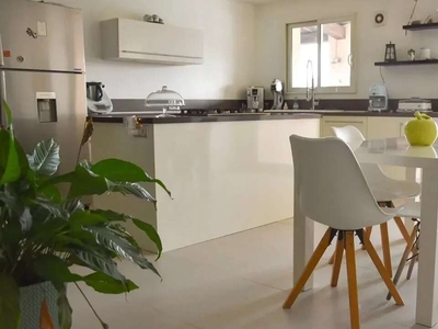 Vente maison 7 pièces 221 m² Châteauneuf-de-Gadagne (84470)