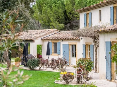 Vente maison 8 pièces 239 m² Aix-en-Provence (13090)