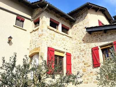 Vente maison 9 pièces 178 m² Figeac (46100)