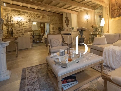 Vente maison 9 pièces 177 m² Uzès (30700)