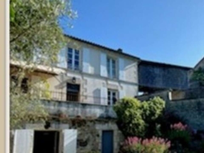 Vente maison 9 pièces 285 m² Montmoreau-Saint-Cybard (16190)