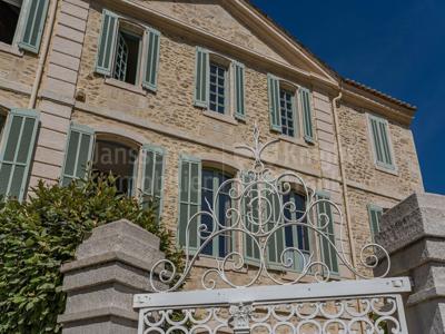 Maison de luxe 10 chambres en vente à Uzès, Languedoc-Roussillon