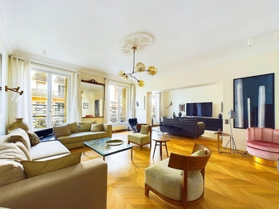 Appartement de 3 chambres de luxe à 7 Square du Roule, Champs-Elysées, Madeleine, Triangle d’or, Paris, Île-de-France