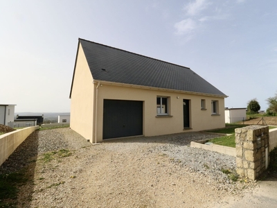 Maison 5 pièces de 76 m² à Pont-de-Buis-lès-Quimerch (29590)