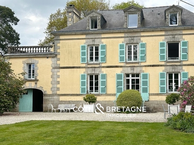 Maison de 10 pièces de luxe en vente à Guidel, France