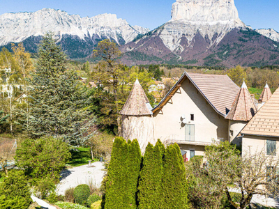 Vente maison 34 pièces 1100 m² Grenoble (38000)