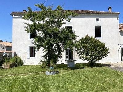 Vente maison 6 pièces 183 m² Fontenille-Saint-Martin-d'Entraigues (79110)