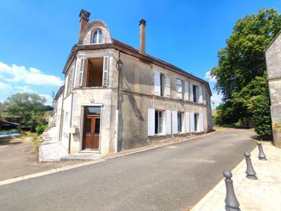 Maison 10 pièces de 220 m² à Dampierre-sous-Bouhy (58310)