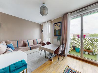 Appartement en très bon état 4 pièces avec parking et balcon - 75m² - Rue du port - Aubervilliers (93)