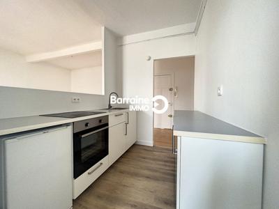 LOCATION : appartement 2 pièces (58 m²) à BREST