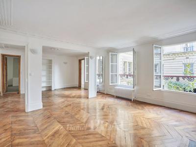 Location appartement 4 pièces 107 m²