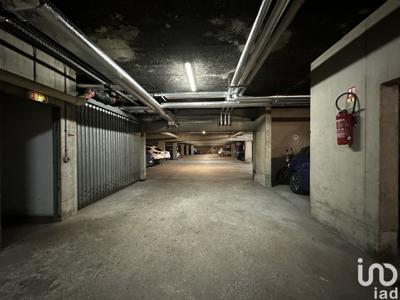 Parking/garage/box de 11 m² à Paris (75010)