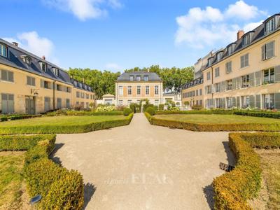 Appartement de 4 chambres de luxe en vente à Versailles, France