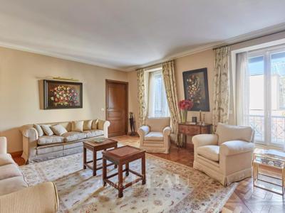 2 bedroom luxury Flat for sale in Champs-Elysées, Madeleine, Triangle d’or, Paris, Île-de-France