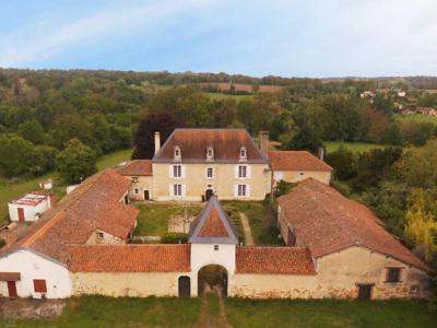Villa de luxe de 15 pièces en vente Oradour-Fanais, France