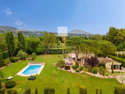 Villa de 9 pièces de luxe en vente Châteauneuf-Grasse, Provence-Alpes-Côte d'Azur