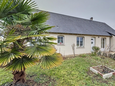 Maison traditionnelle 5 pièces de 104 m² à Château-la-Vallière (37330)