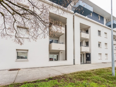 Appartement 2 pièces de 56 m² à Bordeaux (33300)