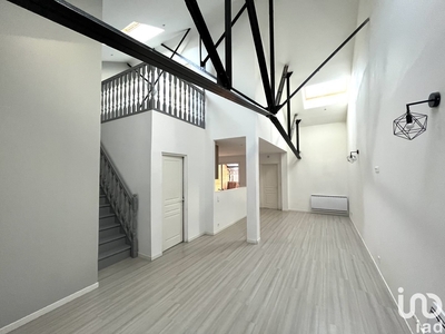 Appartement 4 pièces de 94 m² à Saint-Quentin (02100)