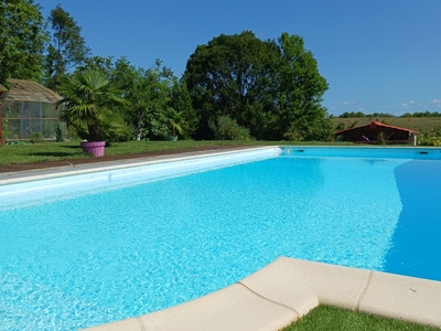 LOT proche Cahors Evadez-vous dans notre gîte avec piscine couverte et chauffée (Pern 46170)