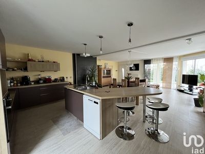 Maison 10 pièces de 205 m² à Saint-Parres-aux-Tertres (10410)